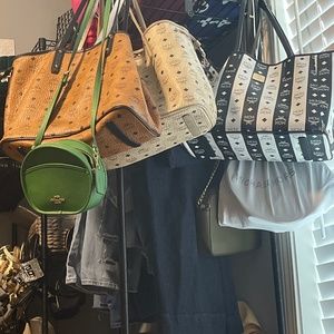 Meet your Posher, Blu Lee Fashion Junkee